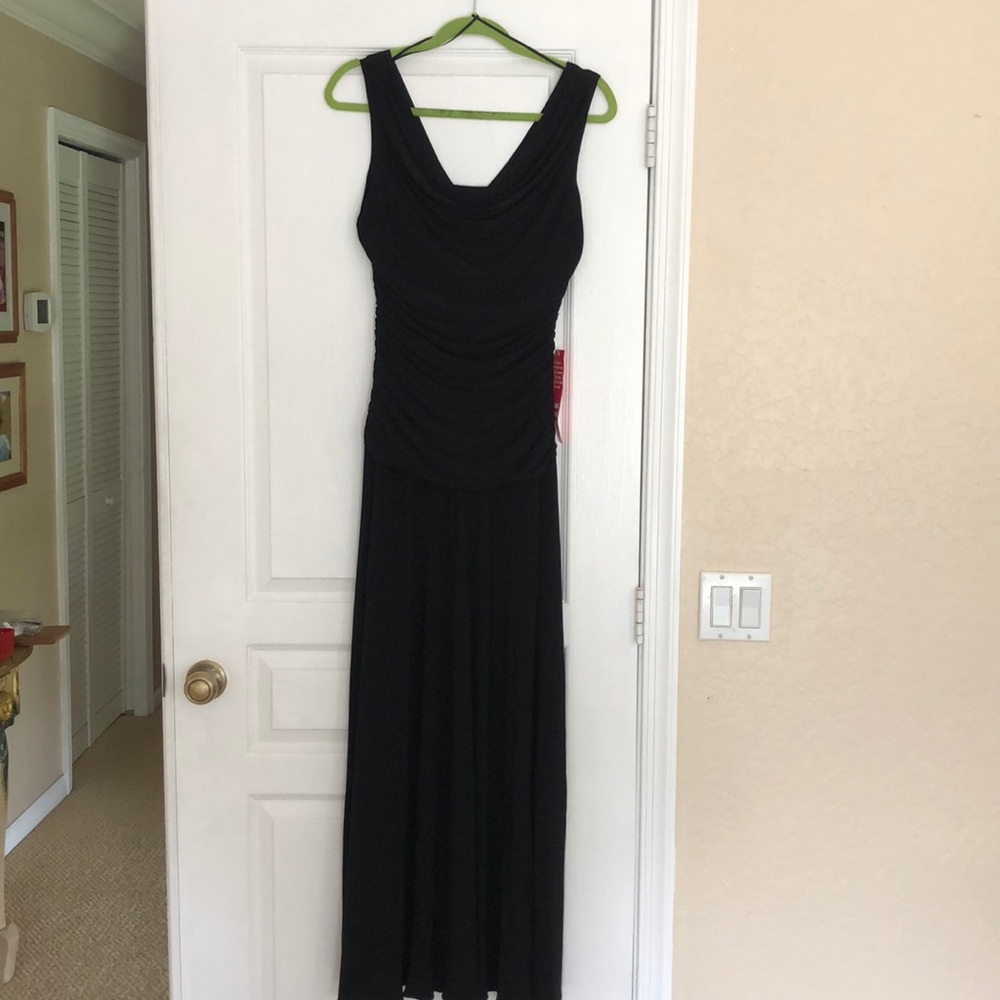 Black sleeveless evening gown
